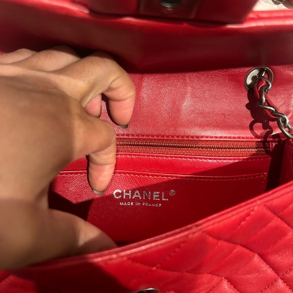 Red Chanel Mini - Picture 6 of 10